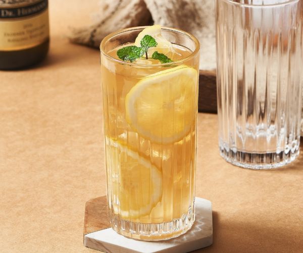 Striped Highball Tumbler Glasses with Ribbed Design