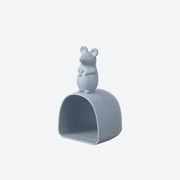 Mouse-shaped measuring scoop for kitchen use